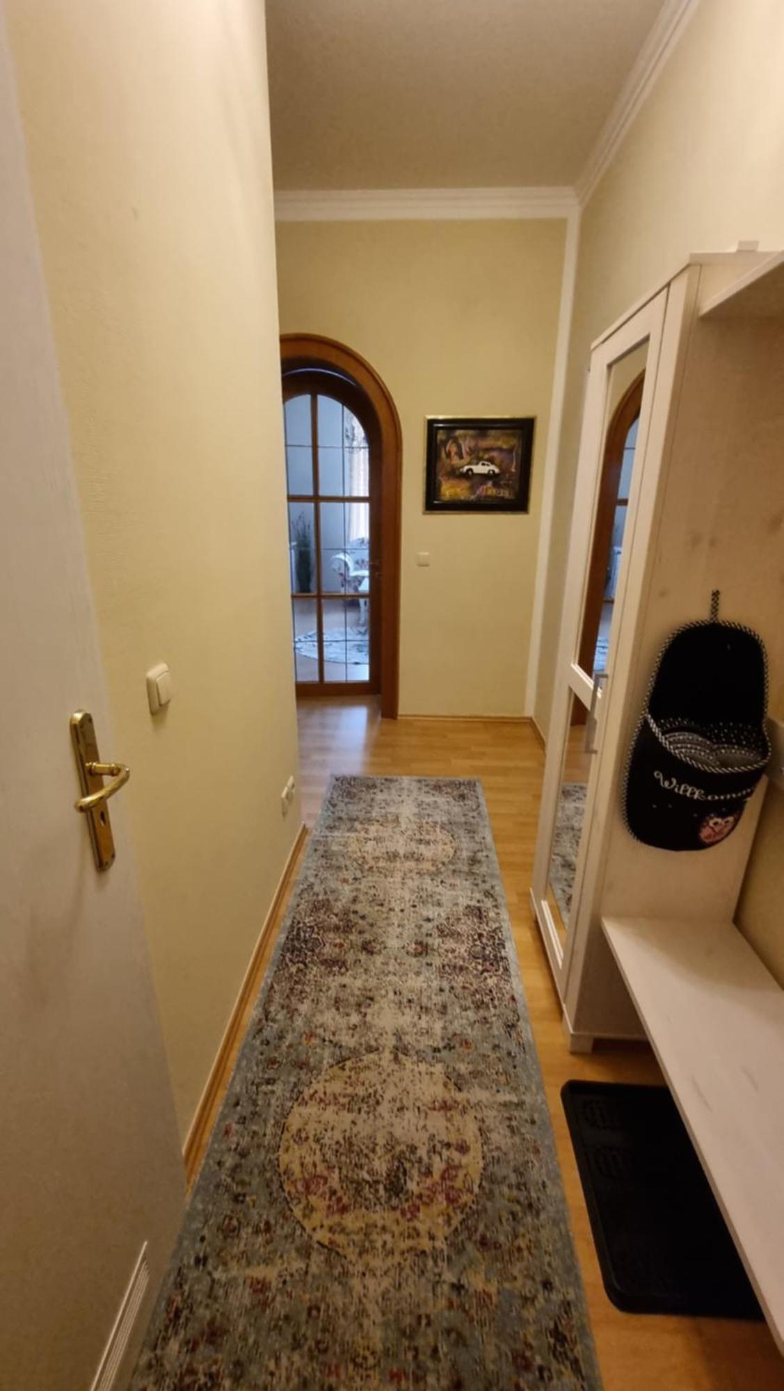 Fuerst Metternich In Apartment *